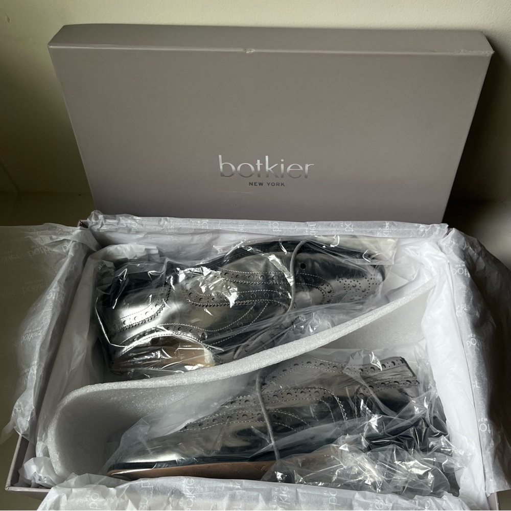 Botkier Callista Oxford Shoes in Metallic Pewter - Picture 8 of 10